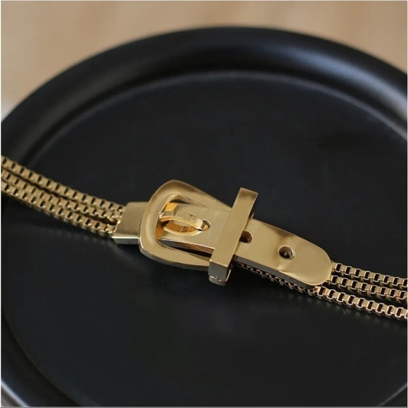 ✨NEW Gold Buckle Triple Chain Bracelet - Picture 8 of 10